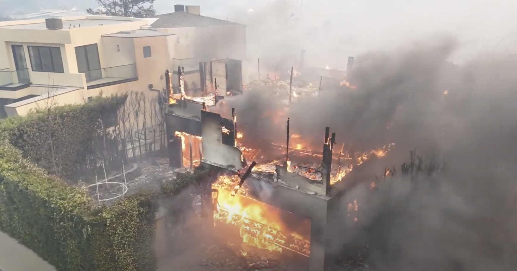 Leighton Meester and Adam Brody's Los Angeles home tragically burned down as seen in a video dated January 9, 2025 | Source: YouTube/@pagesix